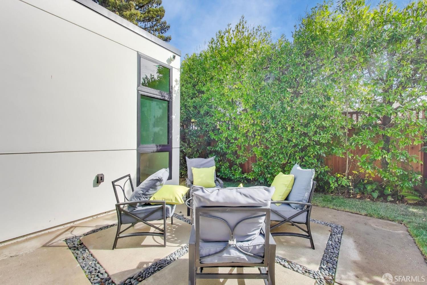 Detail Gallery Image 45 of 57 For 85 Rittenhouse Ave, Atherton,  CA 94027 - 5 Beds | 3/1 Baths