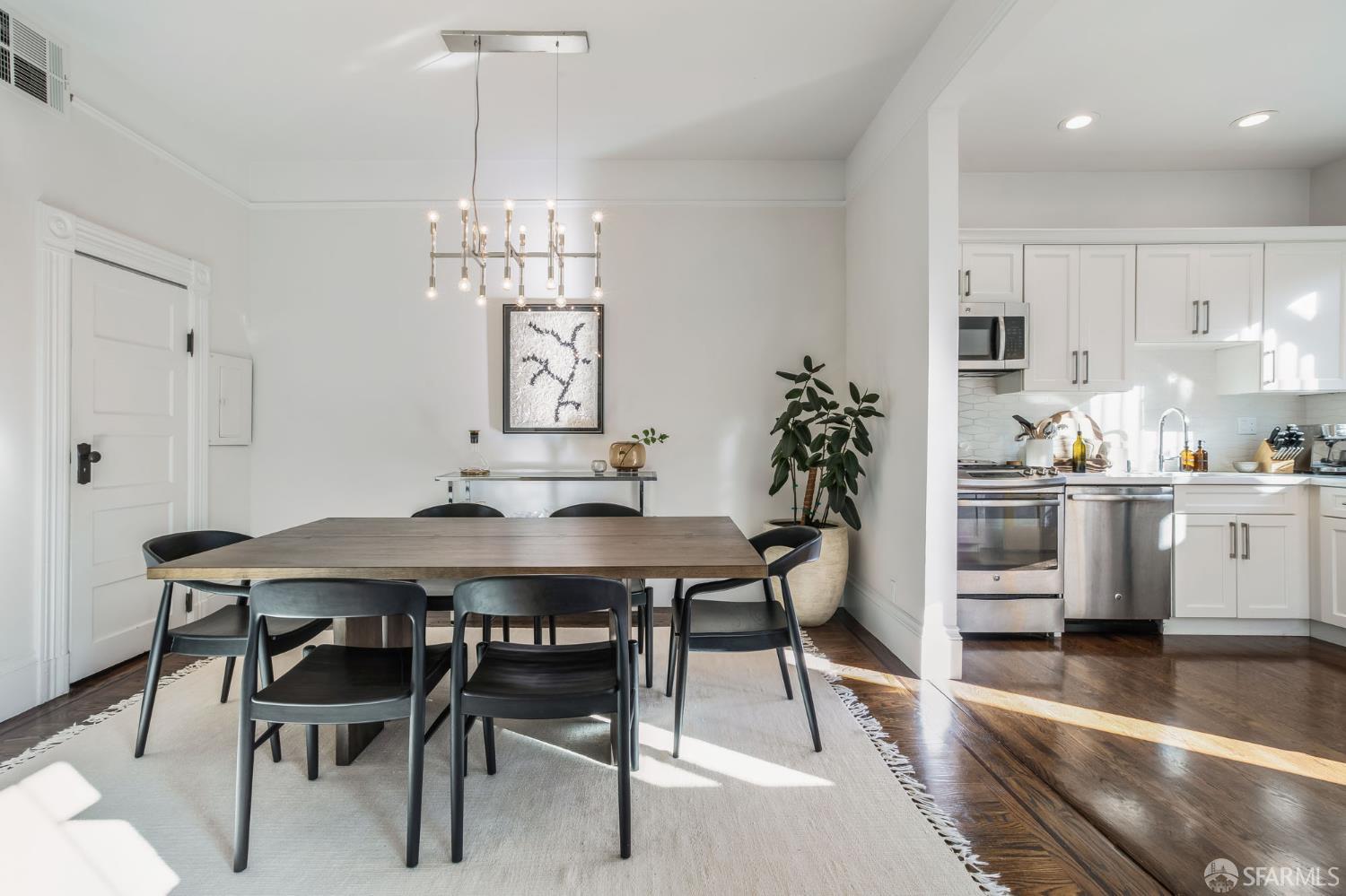 Photo #8: 426105994 Listing: Photo #8