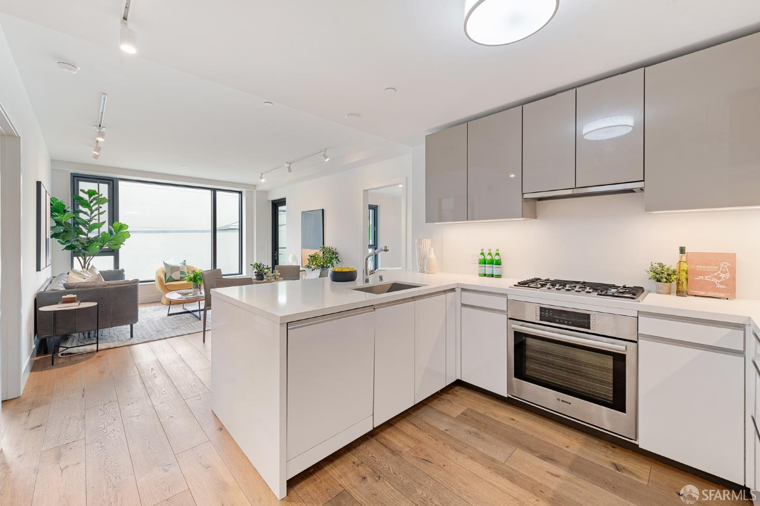 Photo #6: 426104403 Listing: Photo #6