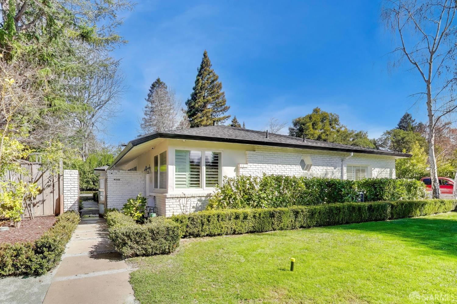 Detail Gallery Image 2 of 57 For 85 Rittenhouse Ave, Atherton,  CA 94027 - 5 Beds | 3/1 Baths