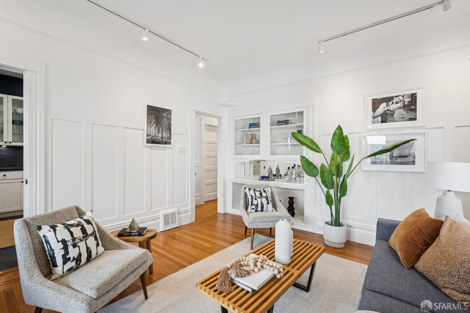 Detail Gallery Image 8 of 66 For 98 Caselli Ave, San Francisco,  CA 94114 - 3 Beds | 1/1 Baths