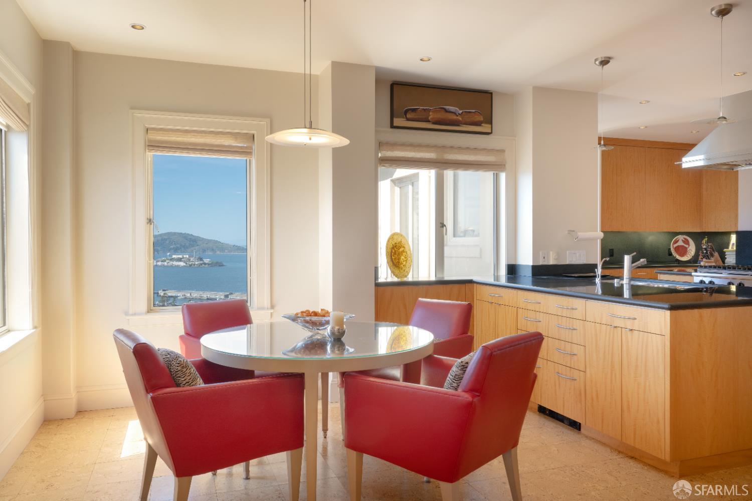 Detail Gallery Image 15 of 30 For 1100 Union St #1000,  San Francisco,  CA 94109 - 4 Beds | 4/2 Baths