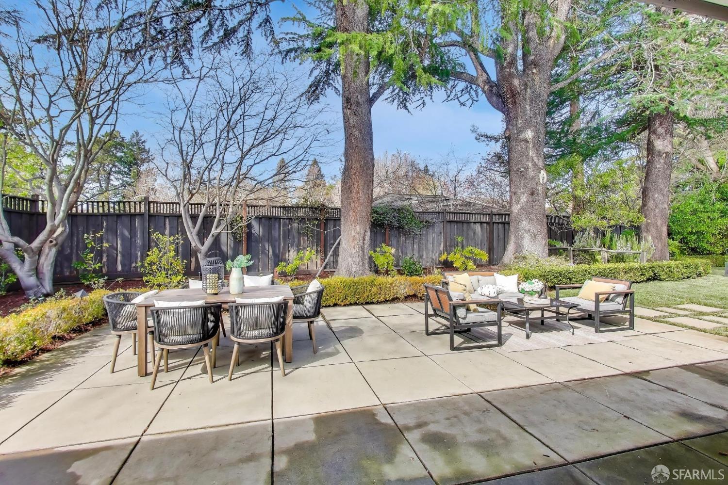 Detail Gallery Image 31 of 57 For 85 Rittenhouse Ave, Atherton,  CA 94027 - 5 Beds | 3/1 Baths