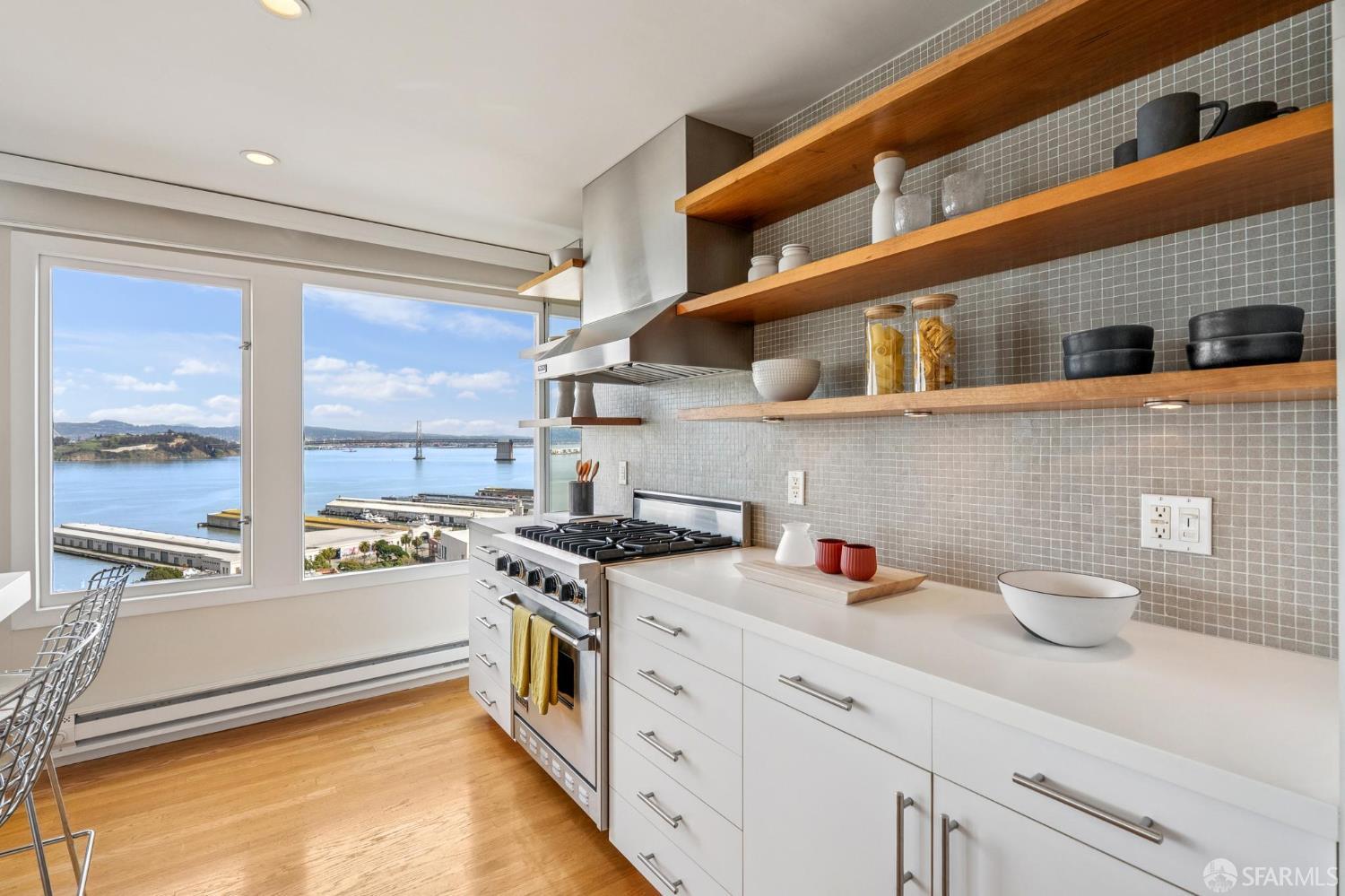 Detail Gallery Image 22 of 47 For 333 Greenwich St #3,  San Francisco,  CA 94133 - 2 Beds | 2 Baths