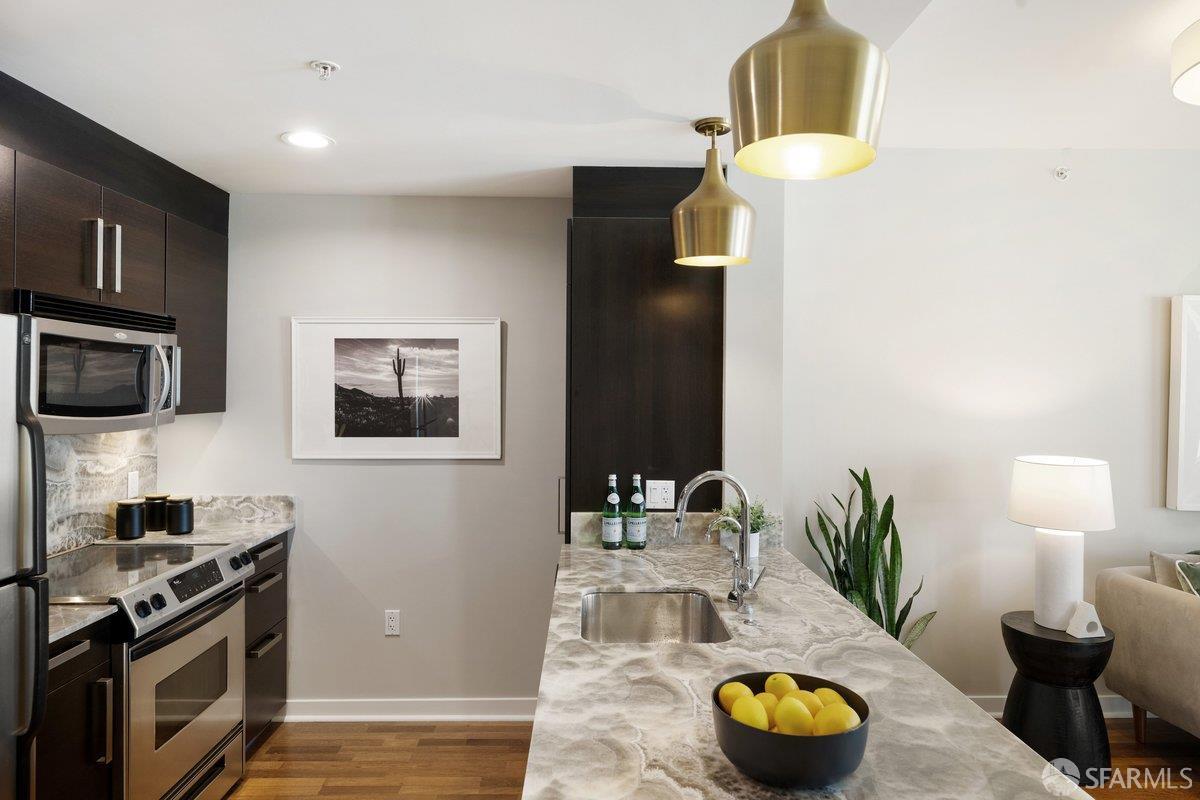 Photo #8: 426106652 Listing: Photo #8