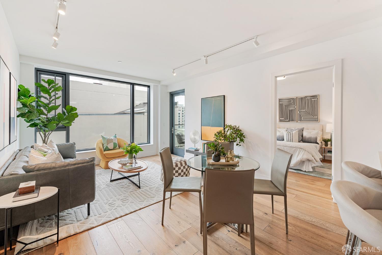 Photo #8: 426104403 Listing: Photo #8