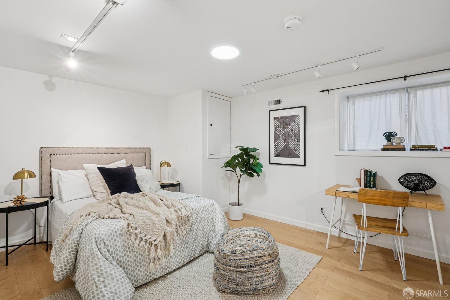 Detail Gallery Image 32 of 66 For 98 Caselli Ave, San Francisco,  CA 94114 - 3 Beds | 1/1 Baths