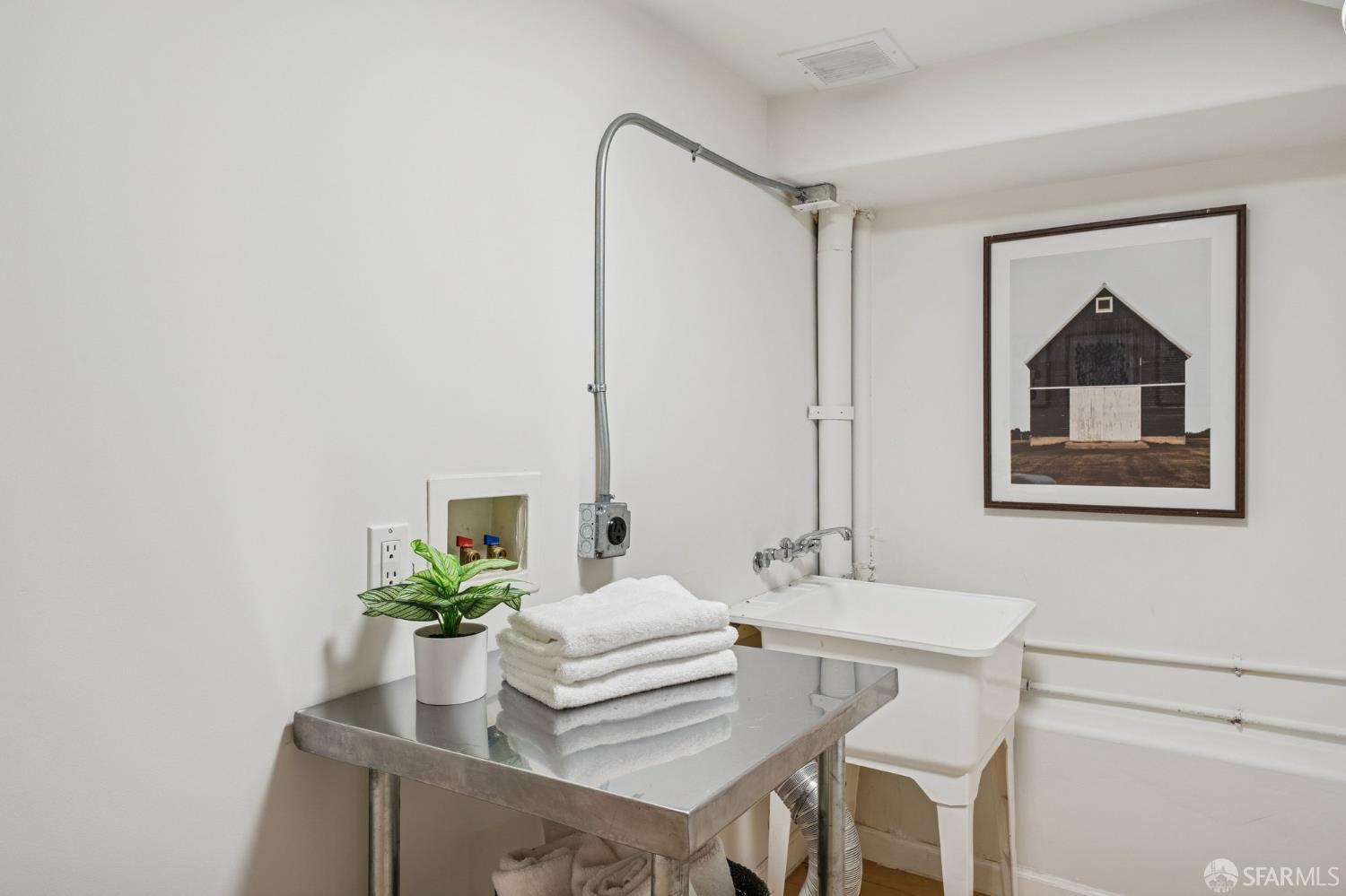 Detail Gallery Image 37 of 66 For 98 Caselli Ave, San Francisco,  CA 94114 - 3 Beds | 1/1 Baths