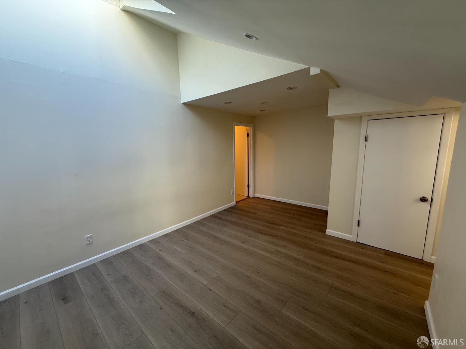 Detail Gallery Image 8 of 17 For 258 Dorland St #2,  San Francisco,  CA 94114 - 3 Beds | 2 Baths