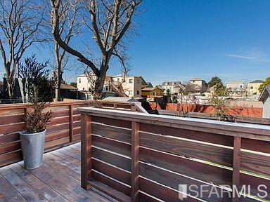 Detail Gallery Image 11 of 32 For 1029 Willow St, Oakland,  CA 94607 - 2 Beds | 1/1 Baths