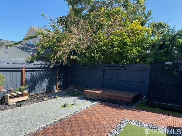 Detail Gallery Image 19 of 32 For 1029 Willow St, Oakland,  CA 94607 - 2 Beds | 1/1 Baths