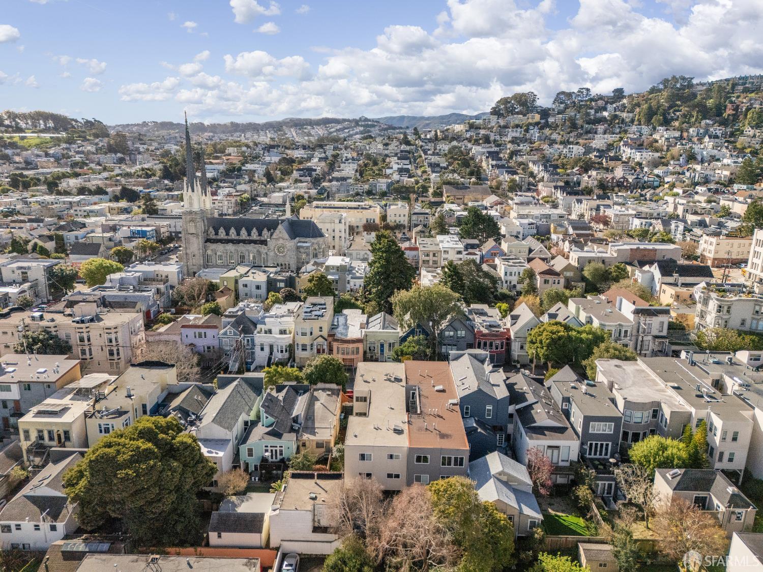 Detail Gallery Image 5 of 10 For 246 28th St, San Francisco,  CA 94131 - – Beds | – Baths