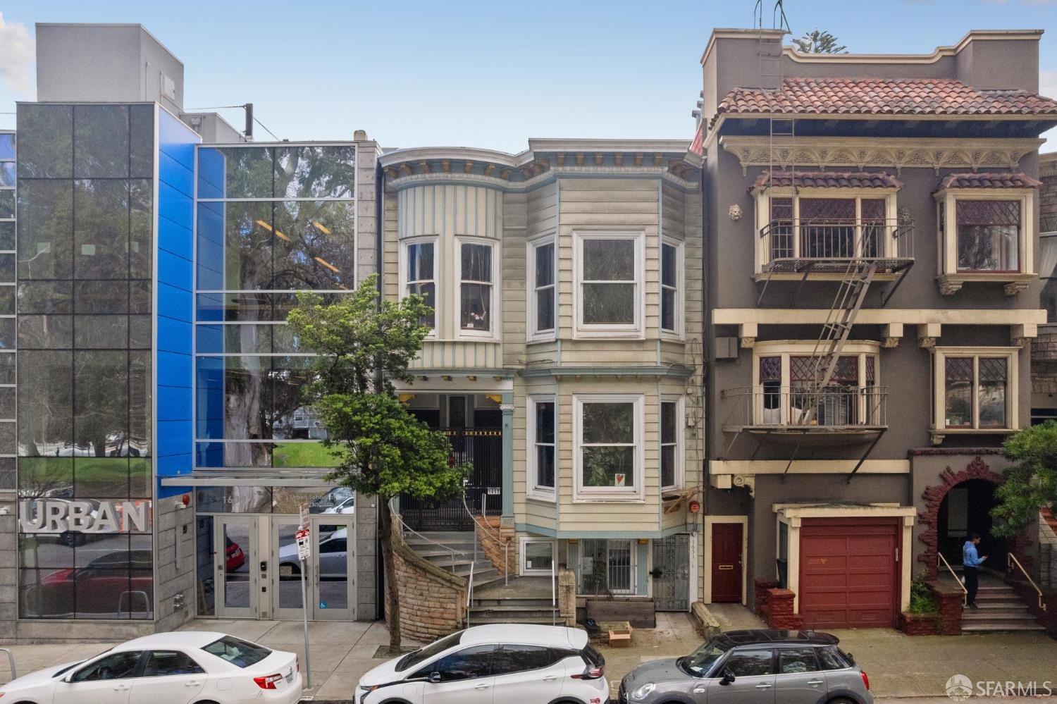 1651-1655 Oak Street