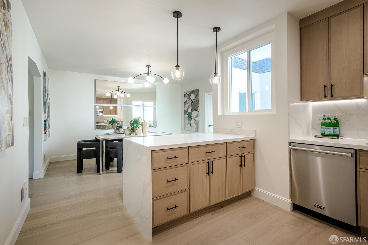 Detail Gallery Image 12 of 34 For 515 46th Ave, San Francisco,  CA 94121 - 3 Beds | 3 Baths