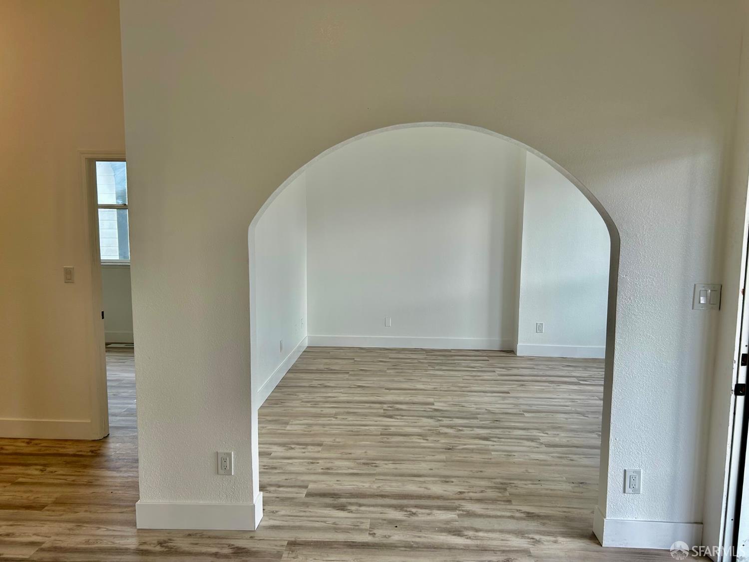 Detail Gallery Image 2 of 14 For 874 21st St, Oakland,  CA 94607 - 3 Beds | 1 Baths