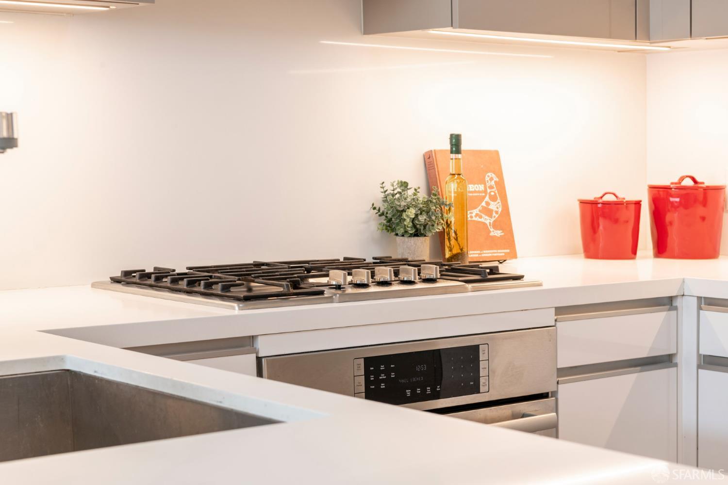 Photo #5: 426104403 Listing: Photo #5