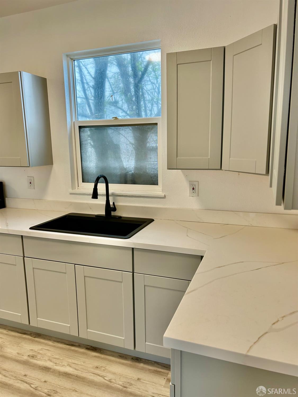 Detail Gallery Image 6 of 14 For 874 21st St, Oakland,  CA 94607 - 3 Beds | 1 Baths