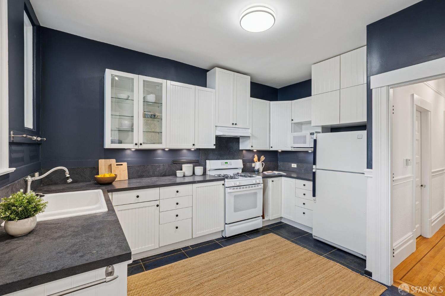 Detail Gallery Image 17 of 66 For 98 Caselli Ave, San Francisco,  CA 94114 - 3 Beds | 1/1 Baths
