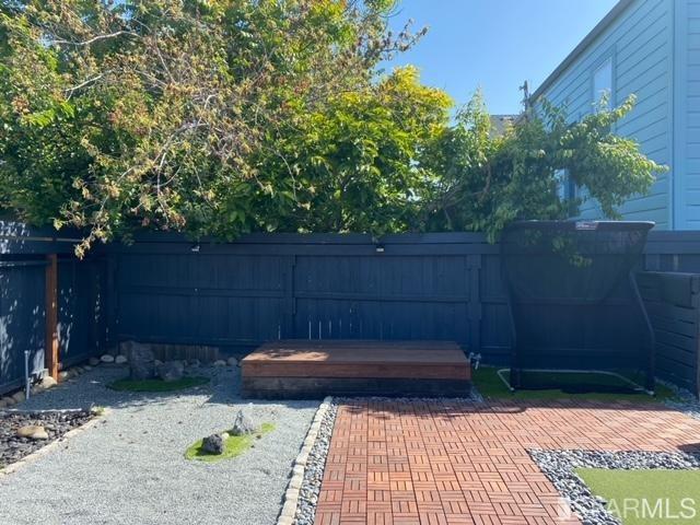 Detail Gallery Image 20 of 32 For 1029 Willow St, Oakland,  CA 94607 - 2 Beds | 1/1 Baths