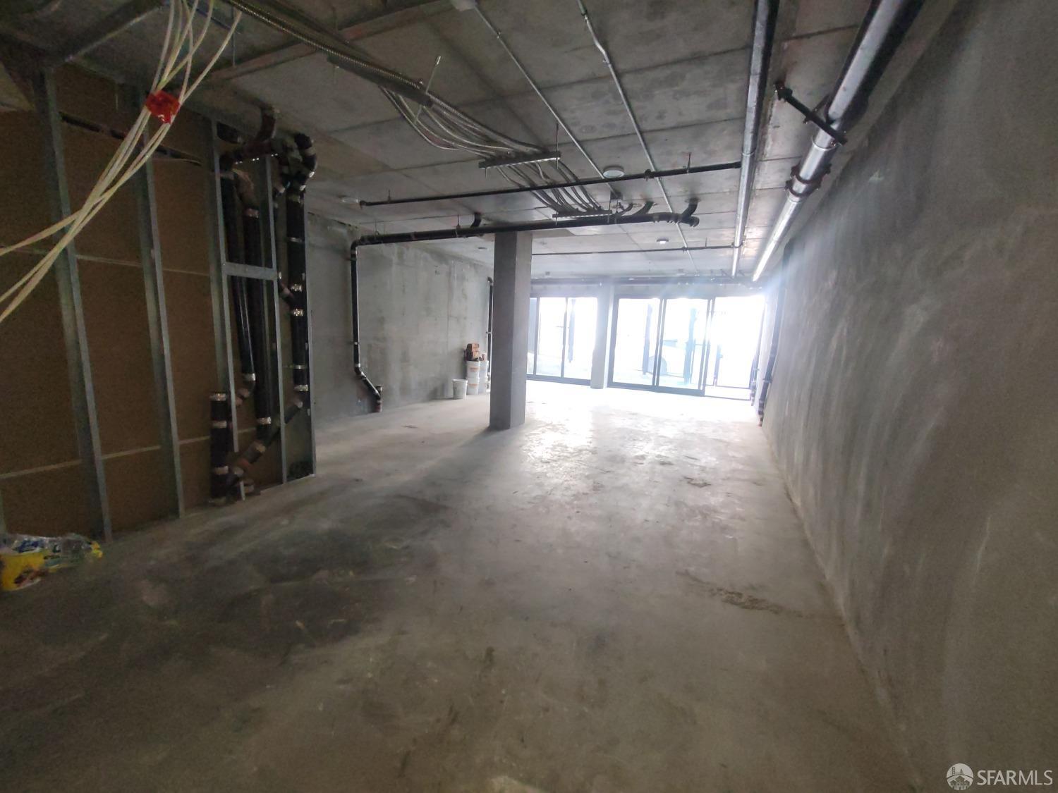 Detail Gallery Image 5 of 11 For 151 Fern St, San Francisco,  CA 94109 - – Beds | – Baths