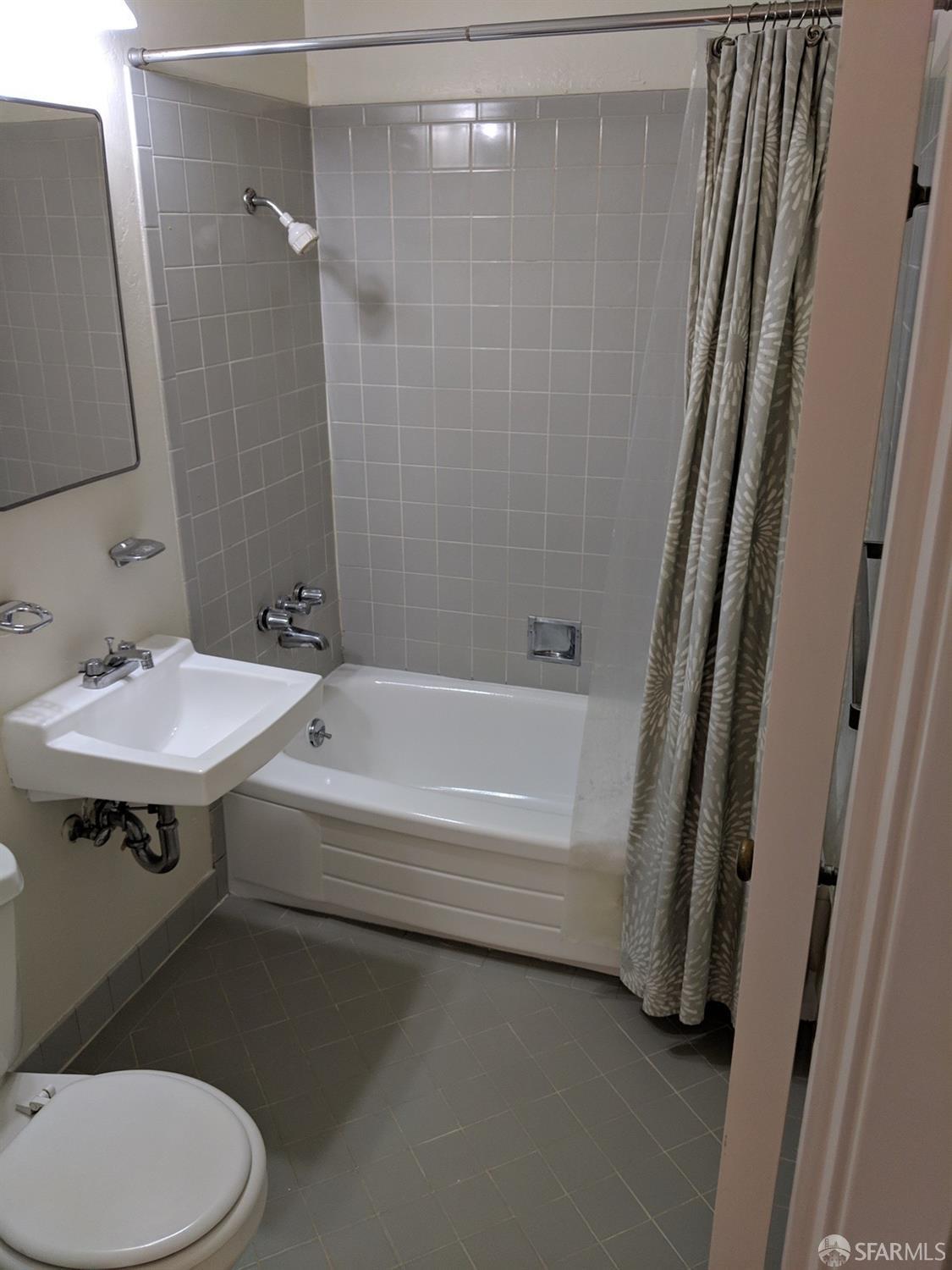 Detail Gallery Image 9 of 10 For 246 28th St, San Francisco,  CA 94131 - – Beds | – Baths