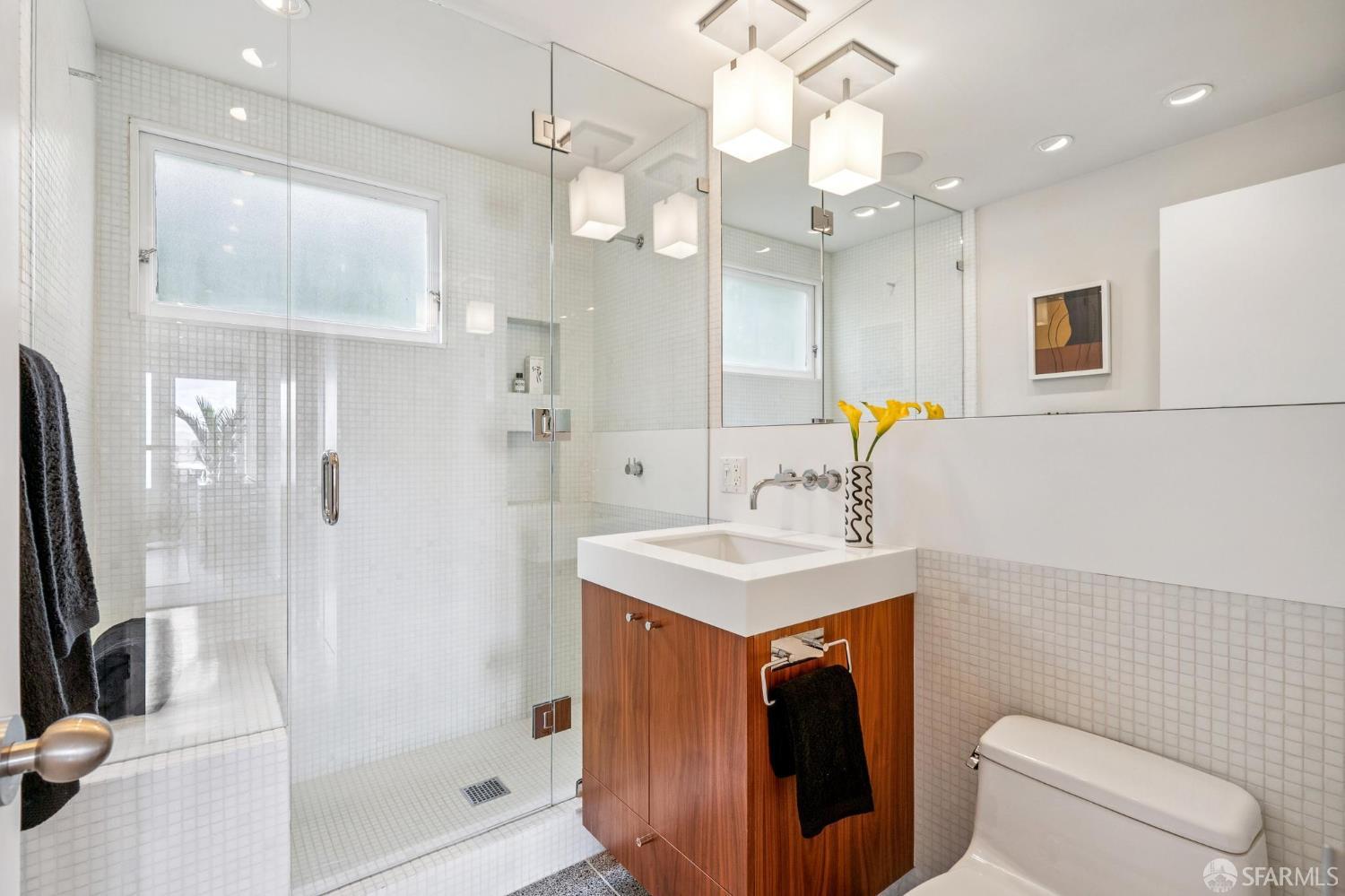Detail Gallery Image 32 of 47 For 333 Greenwich St #3,  San Francisco,  CA 94133 - 2 Beds | 2 Baths