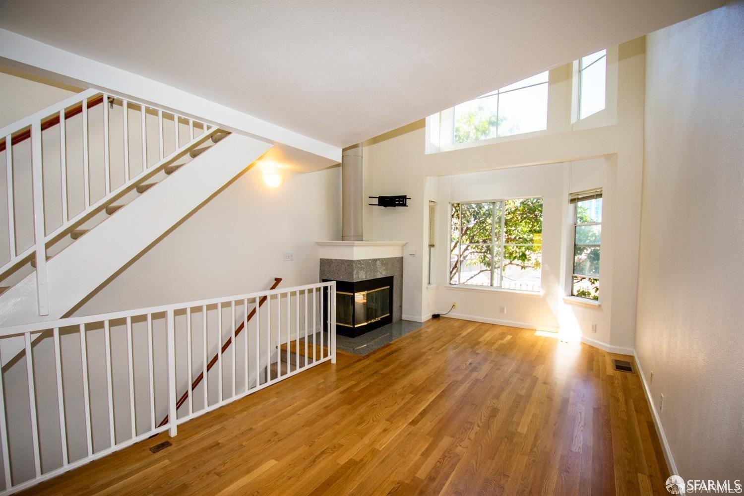 Detail Gallery Image 5 of 12 For 18 Jennifer Pl, San Francisco,  CA 94107 - 2 Beds | 1 Baths