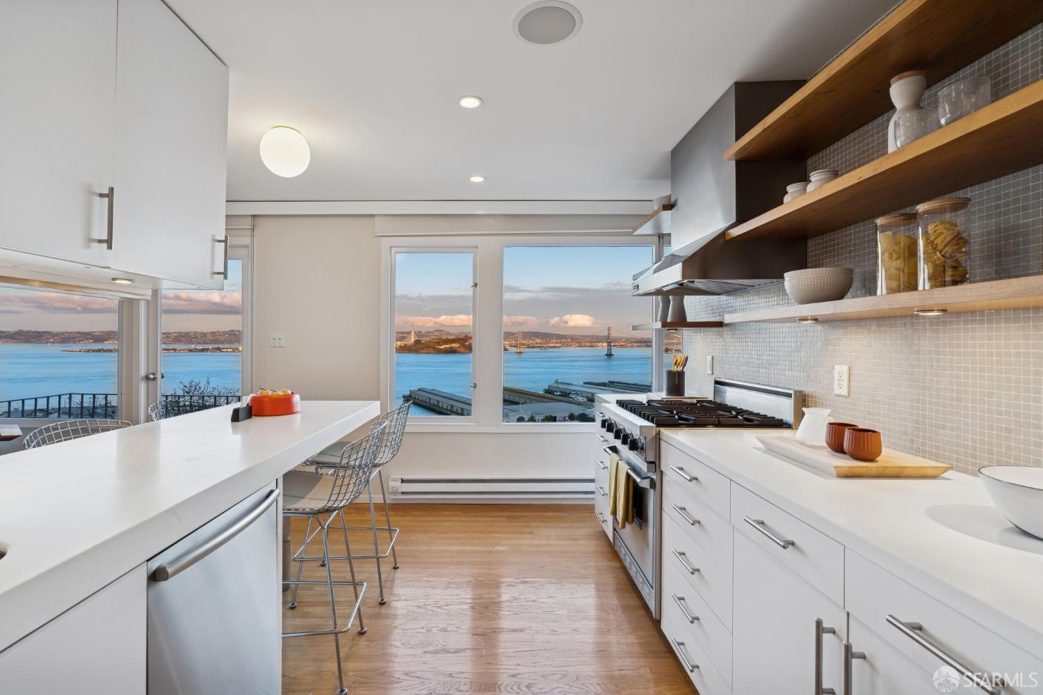 Detail Gallery Image 20 of 47 For 333 Greenwich St #3,  San Francisco,  CA 94133 - 2 Beds | 2 Baths