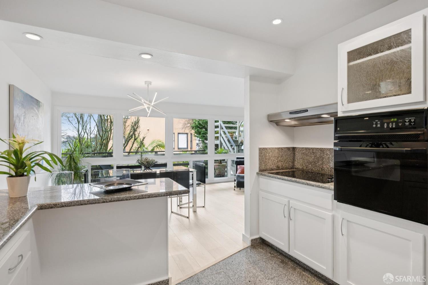 Detail Gallery Image 25 of 64 For 136 Clifford Ter, San Francisco,  CA 94117 - 3 Beds | 2 Baths