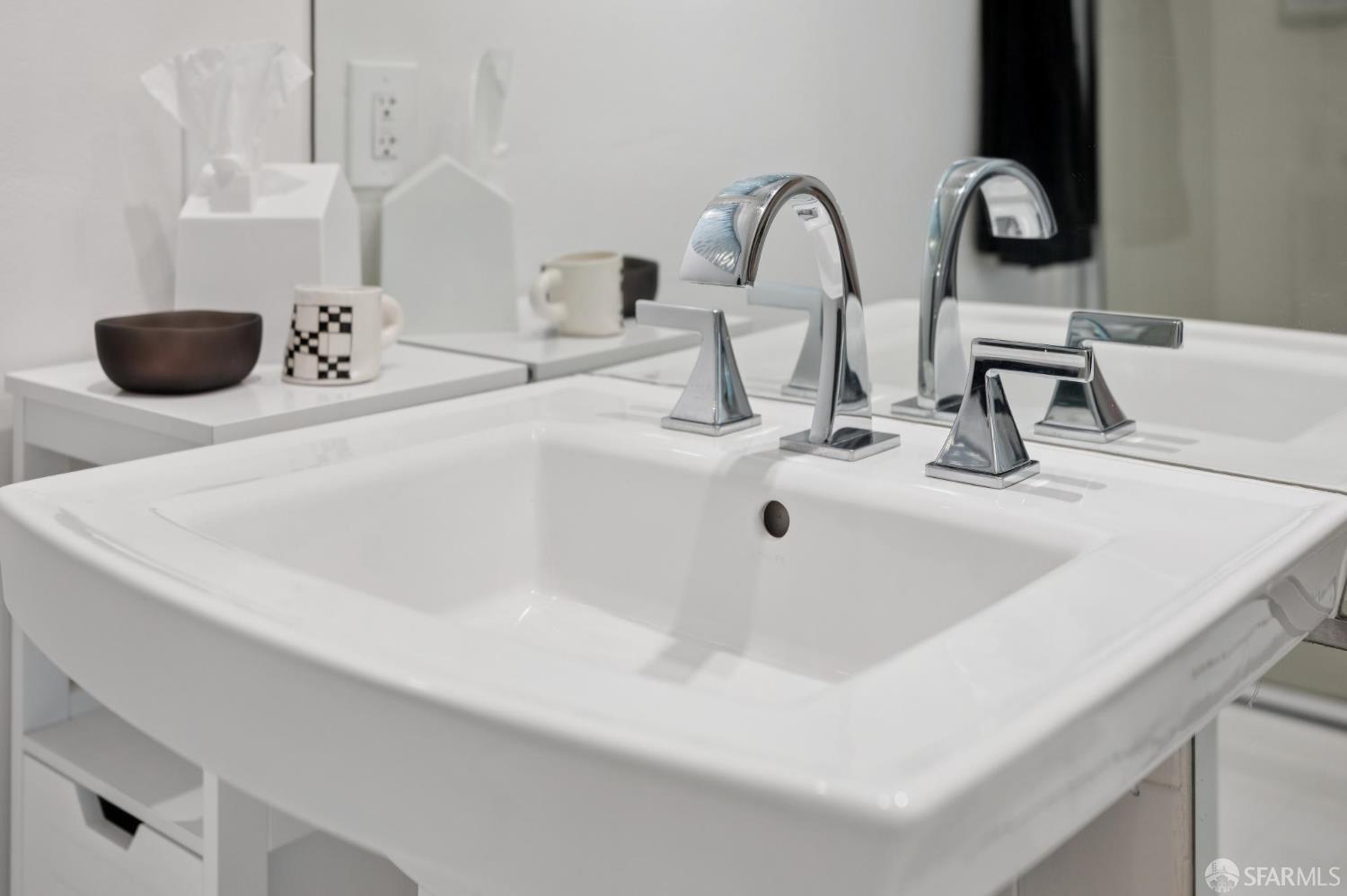 Detail Gallery Image 30 of 64 For 136 Clifford Ter, San Francisco,  CA 94117 - 3 Beds | 2 Baths