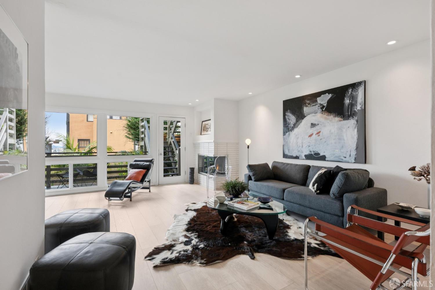 Detail Gallery Image 4 of 64 For 136 Clifford Ter, San Francisco,  CA 94117 - 3 Beds | 2 Baths