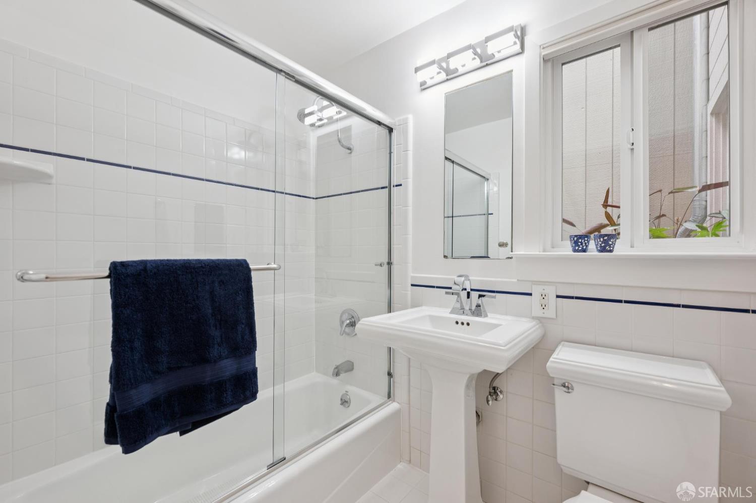 Detail Gallery Image 37 of 64 For 136 Clifford Ter, San Francisco,  CA 94117 - 3 Beds | 2 Baths