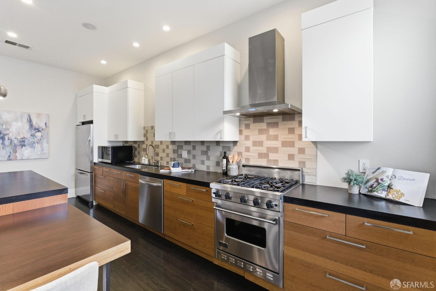 Detail Gallery Image 12 of 41 For 471 South Van Ness Ave, San Francisco,  CA 94103 - 4 Beds | 3 Baths