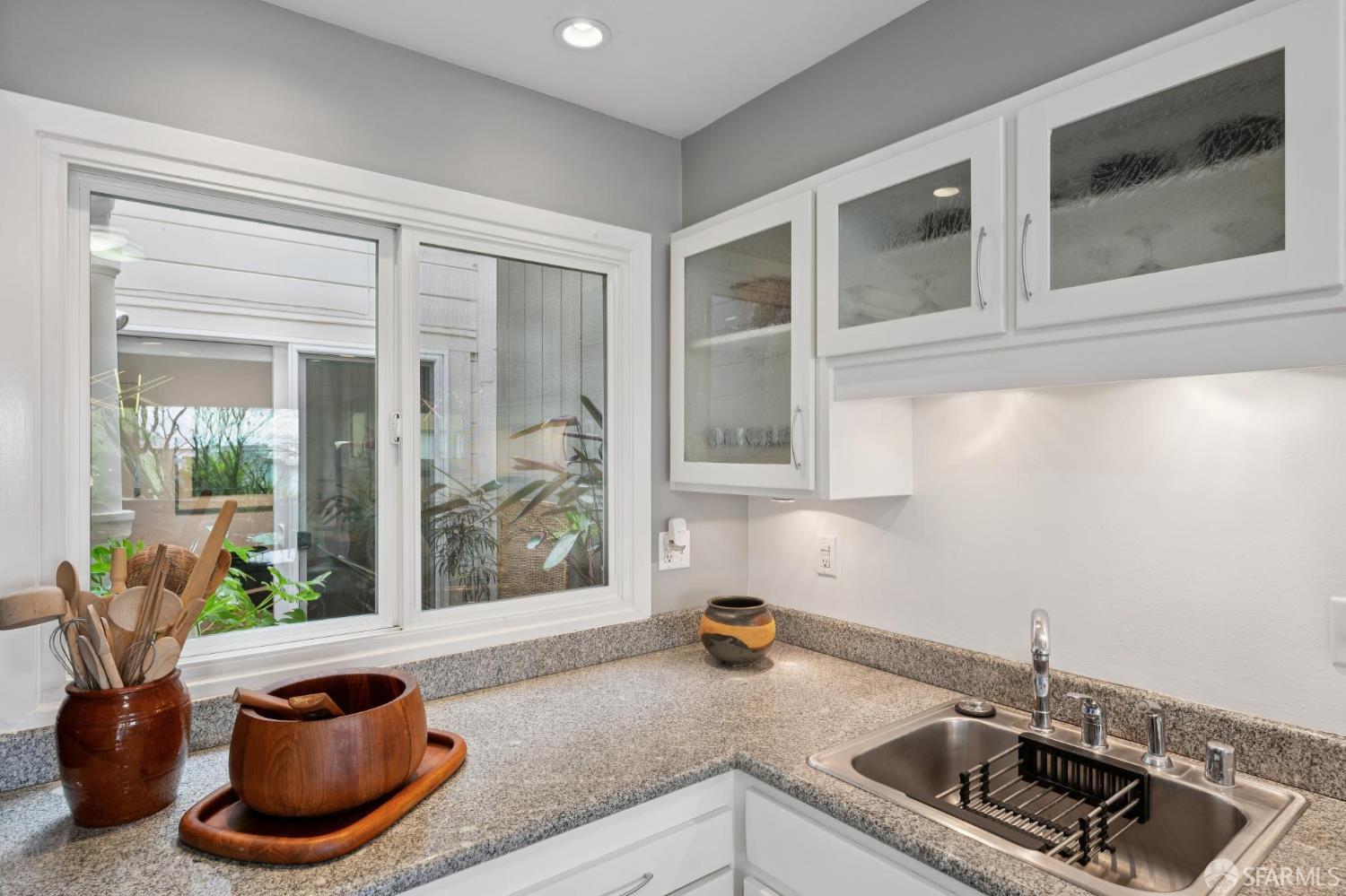 Detail Gallery Image 23 of 64 For 136 Clifford Ter, San Francisco,  CA 94117 - 3 Beds | 2 Baths
