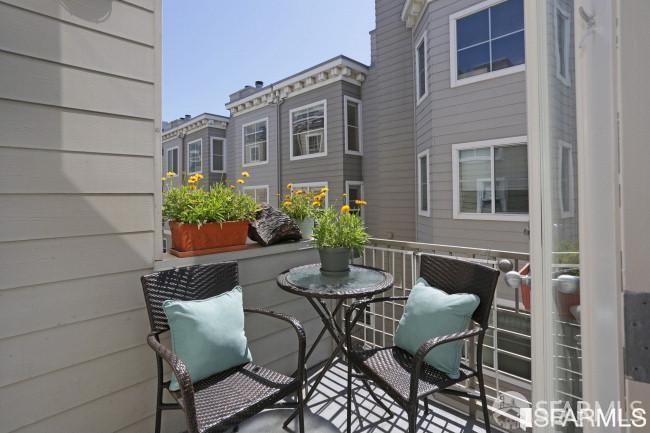 Detail Gallery Image 4 of 12 For 18 Jennifer Pl, San Francisco,  CA 94107 - 2 Beds | 1 Baths