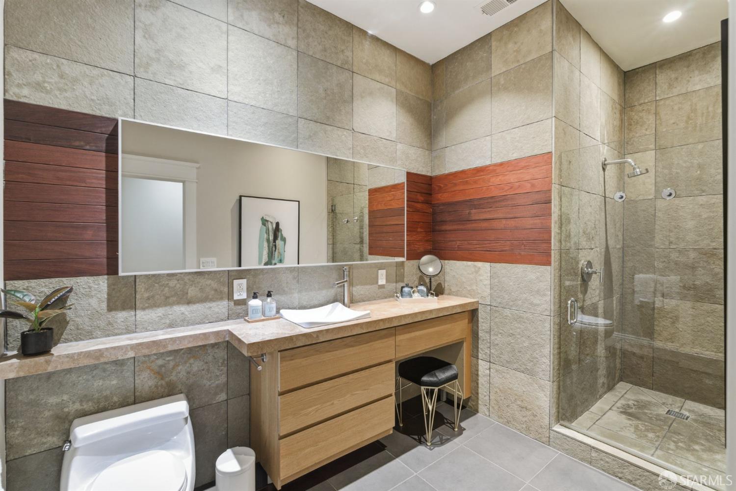 Detail Gallery Image 31 of 41 For 471 South Van Ness Ave, San Francisco,  CA 94103 - 4 Beds | 3 Baths