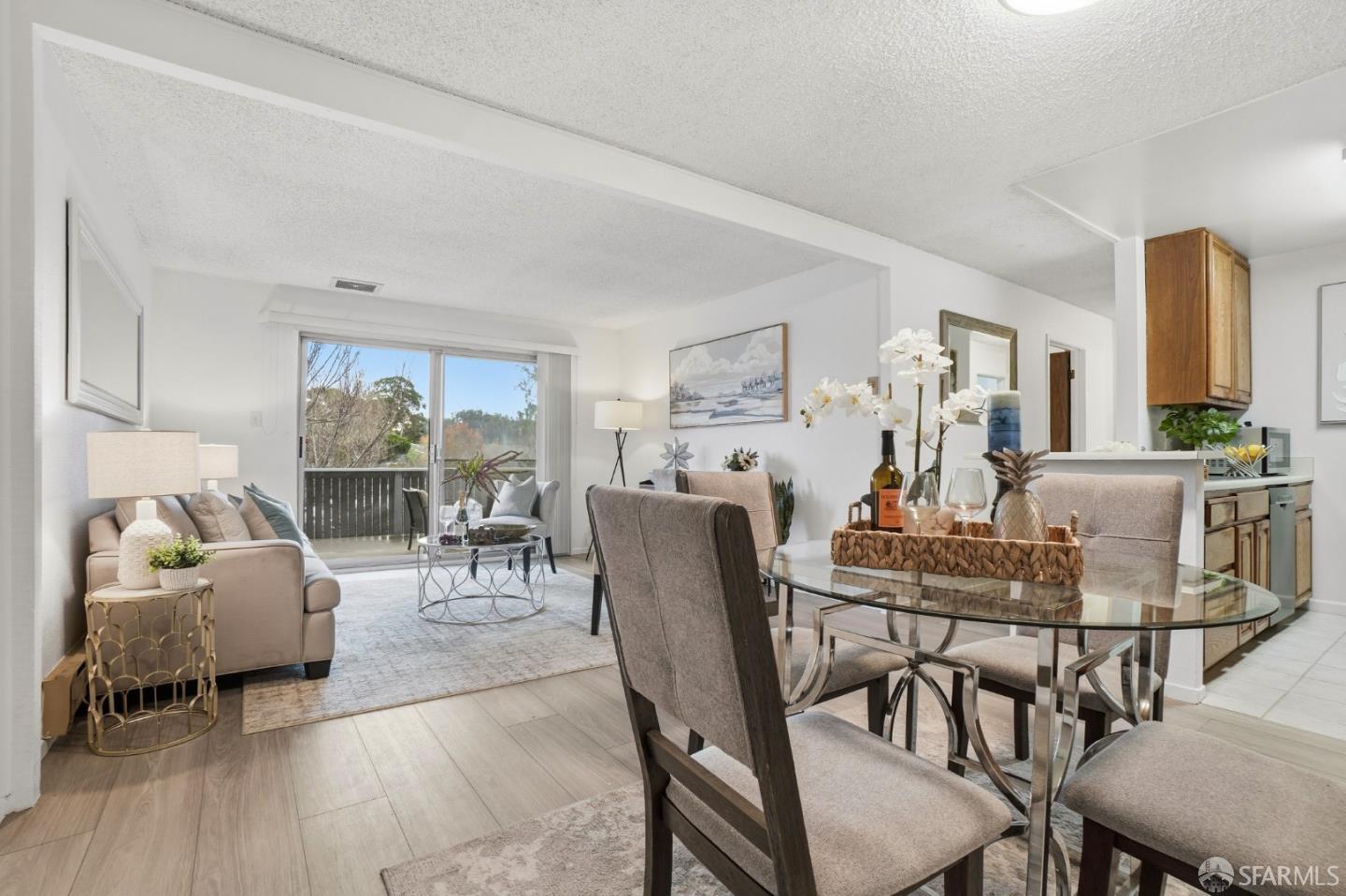 Detail Gallery Image 10 of 26 For 101 Piccadilly Pl #D,  San Bruno,  CA 94066 - 2 Beds | 1 Baths