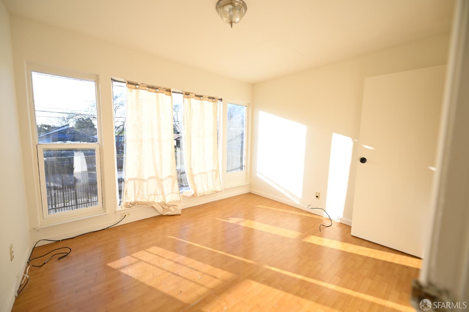 Detail Gallery Image 9 of 10 For 2241 9th St, Berkeley,  CA 94710 - – Beds | – Baths