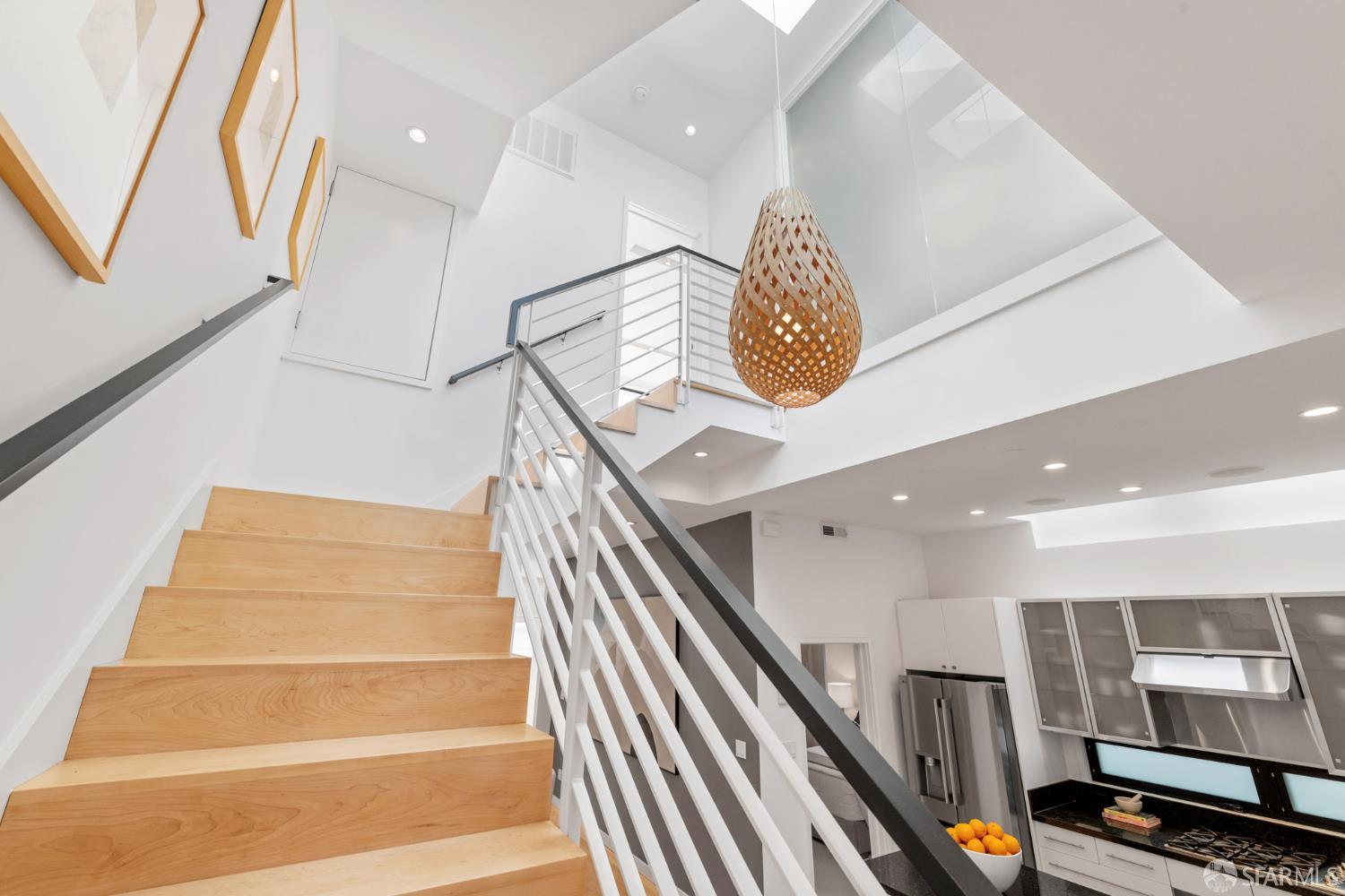 Detail Gallery Image 29 of 41 For 70 Valley St, San Francisco,  CA 94110 - 3 Beds | 2/1 Baths