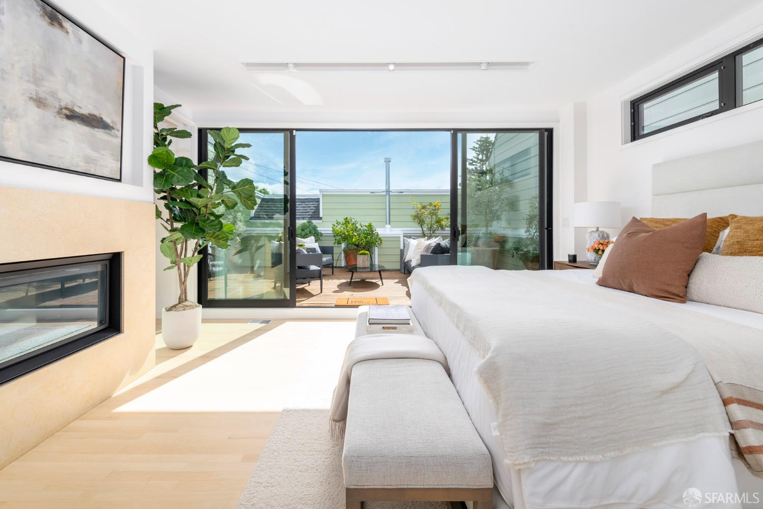 Detail Gallery Image 31 of 41 For 70 Valley St, San Francisco,  CA 94110 - 3 Beds | 2/1 Baths