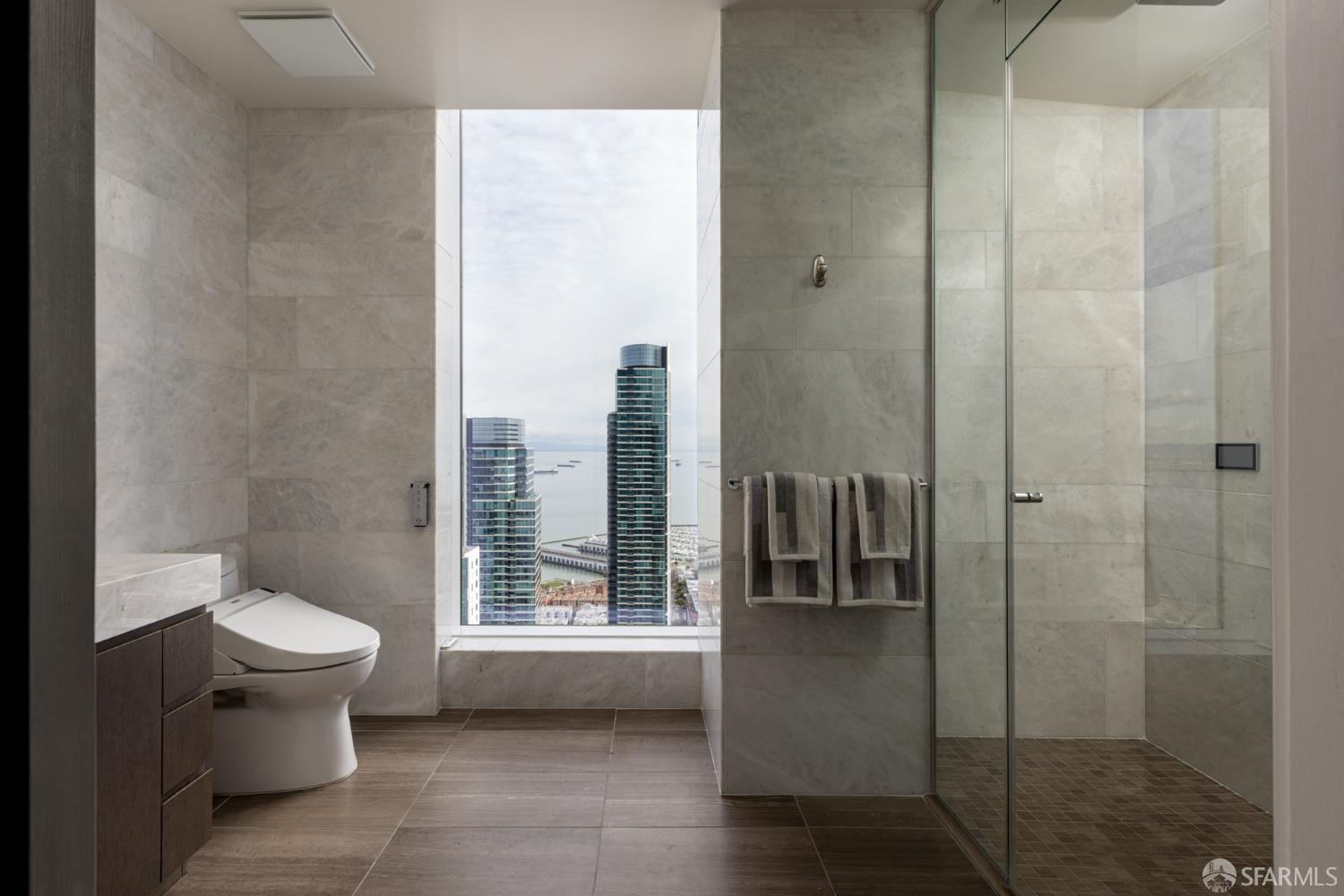 Detail Gallery Image 23 of 44 For 488 Folsom St #5301,  San Francisco,  CA 94105 - 3 Beds | 5/1 Baths