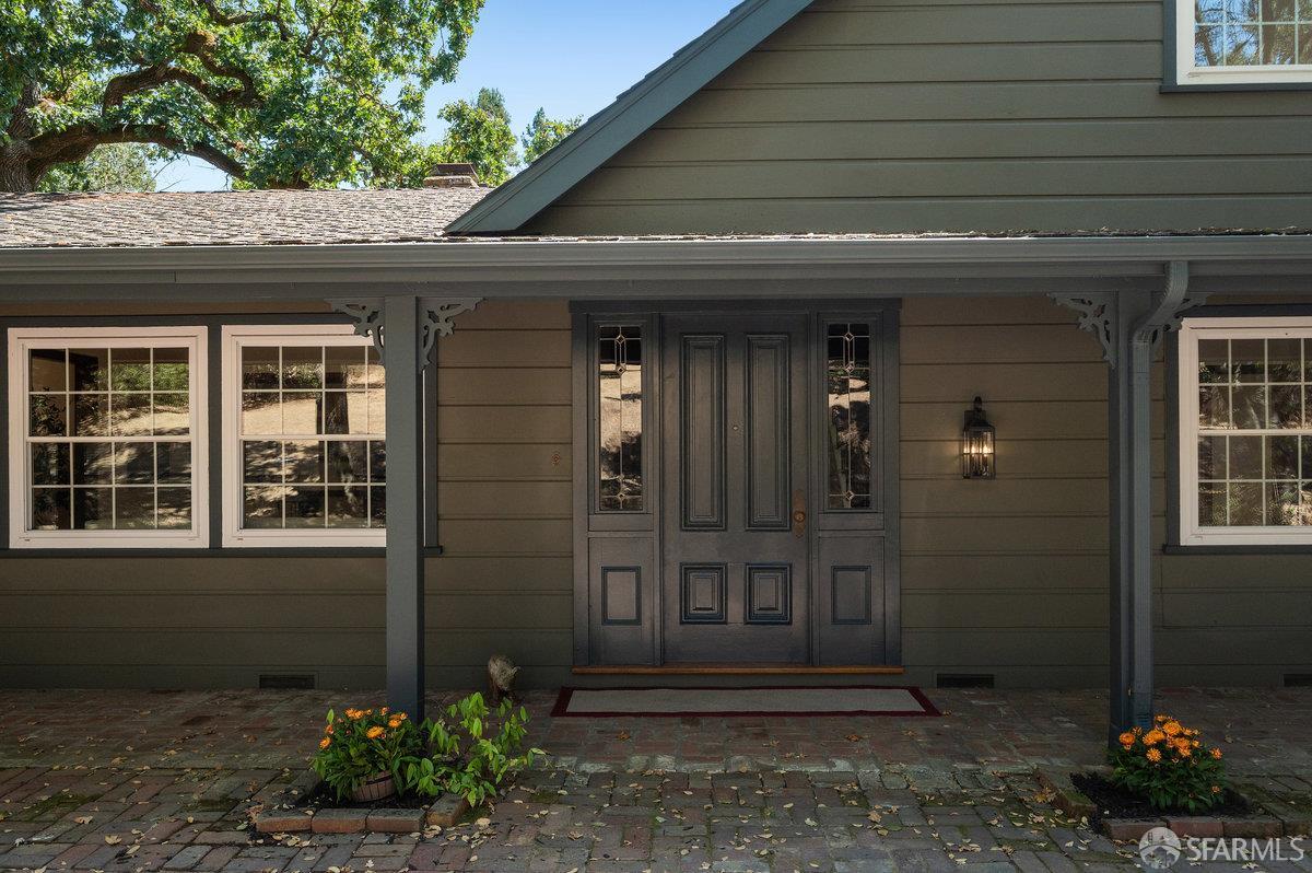 Detail Gallery Image 4 of 69 For 5262 Alhambra Valley Rd, Martinez,  CA 94553 - 5 Beds | 3/1 Baths