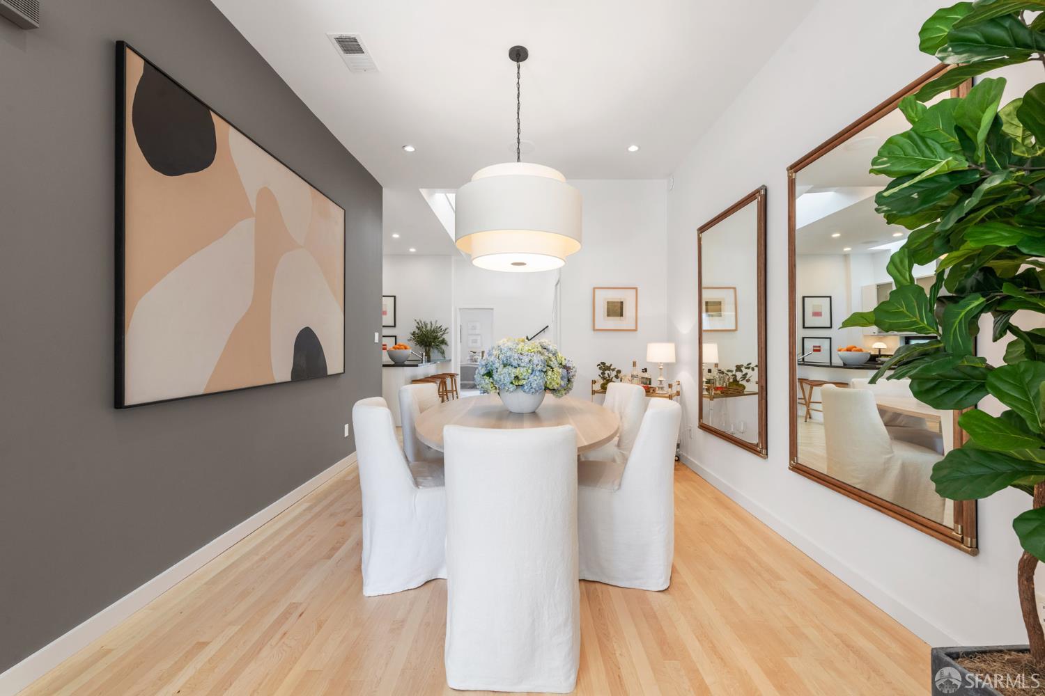 Detail Gallery Image 10 of 41 For 70 Valley St, San Francisco,  CA 94110 - 3 Beds | 2/1 Baths