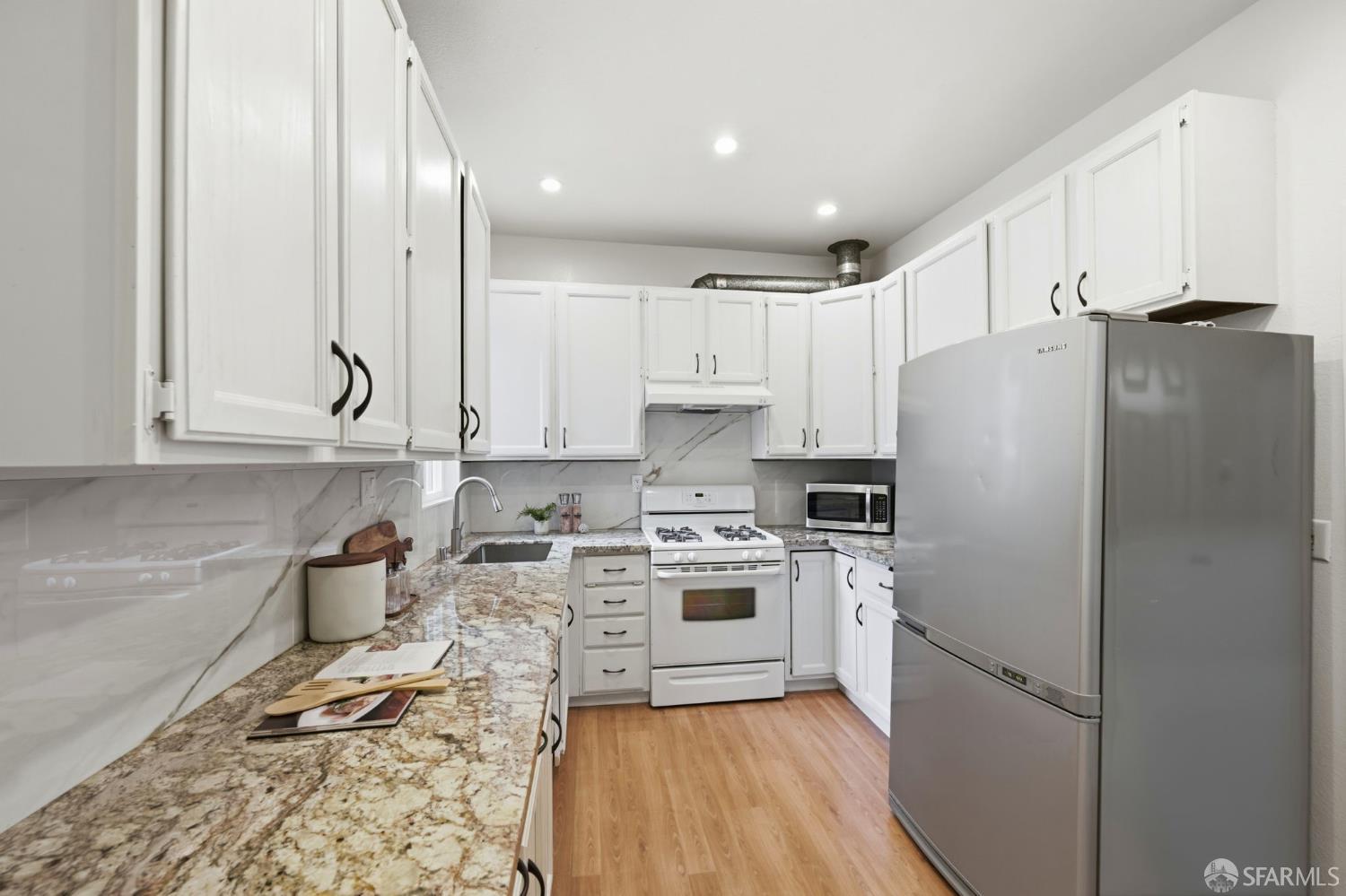 Detail Gallery Image 15 of 58 For 531 23rd Ave, San Francisco,  CA 94121 - – Beds | – Baths