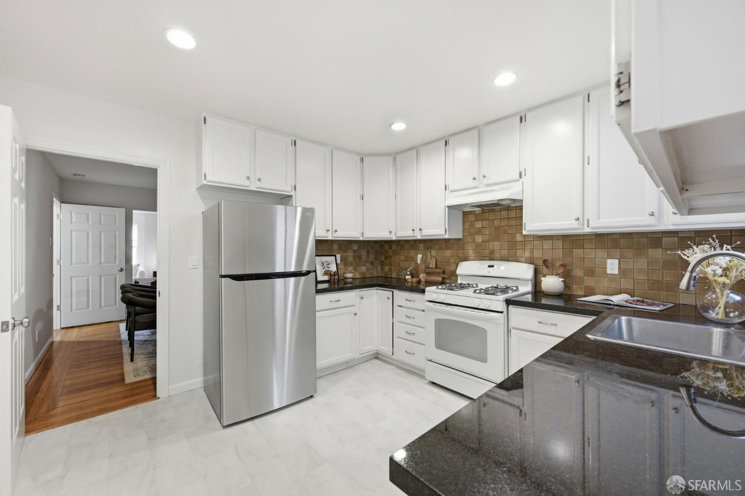 Detail Gallery Image 13 of 58 For 531 23rd Ave, San Francisco,  CA 94121 - – Beds | – Baths