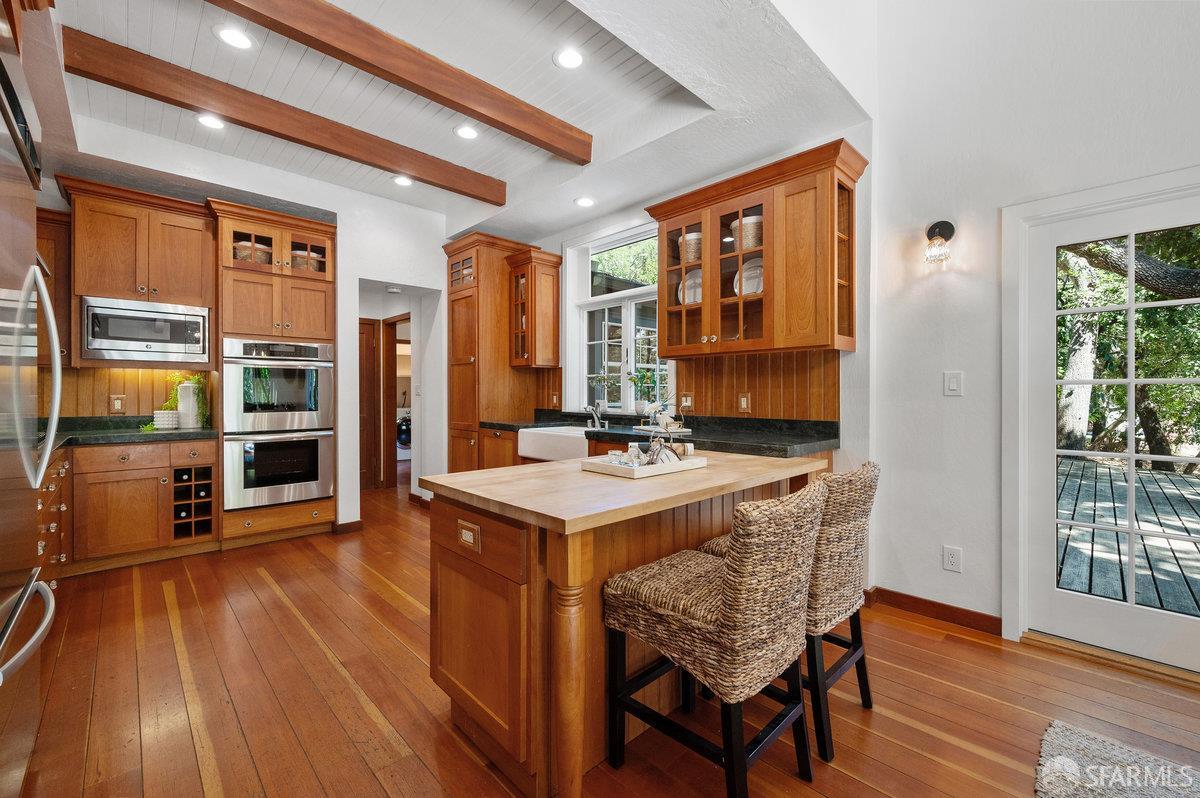 Detail Gallery Image 14 of 69 For 5262 Alhambra Valley Rd, Martinez,  CA 94553 - 5 Beds | 3/1 Baths