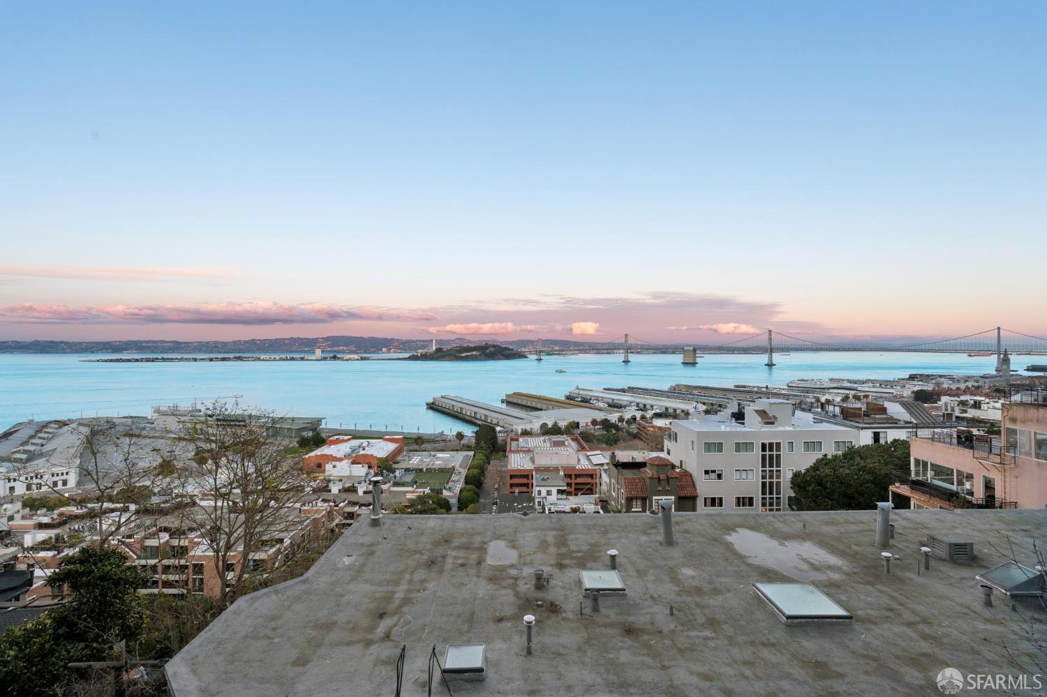 Detail Gallery Image 14 of 47 For 333 Greenwich St #3,  San Francisco,  CA 94133 - 2 Beds | 2 Baths