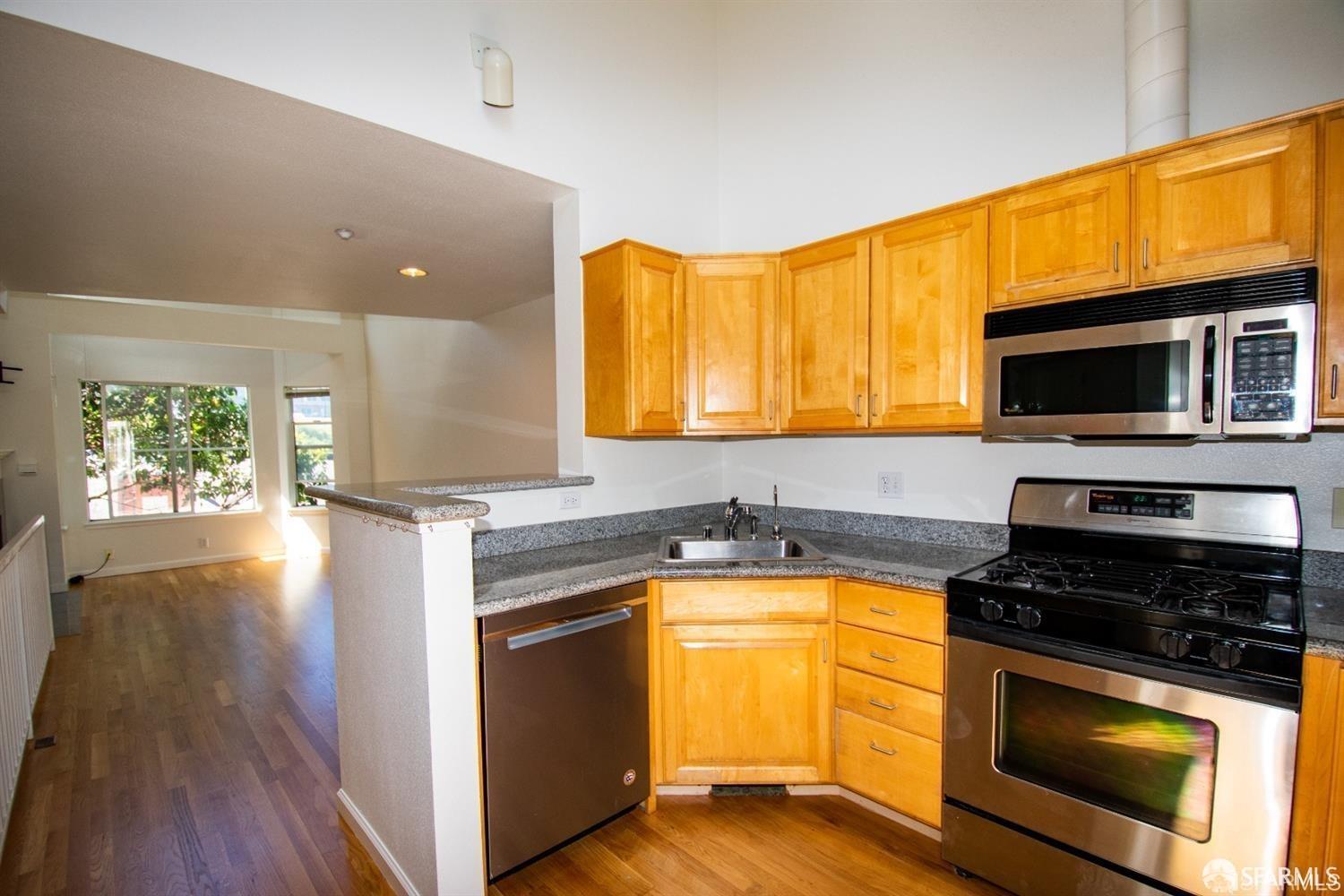 Detail Gallery Image 7 of 12 For 18 Jennifer Pl, San Francisco,  CA 94107 - 2 Beds | 1 Baths