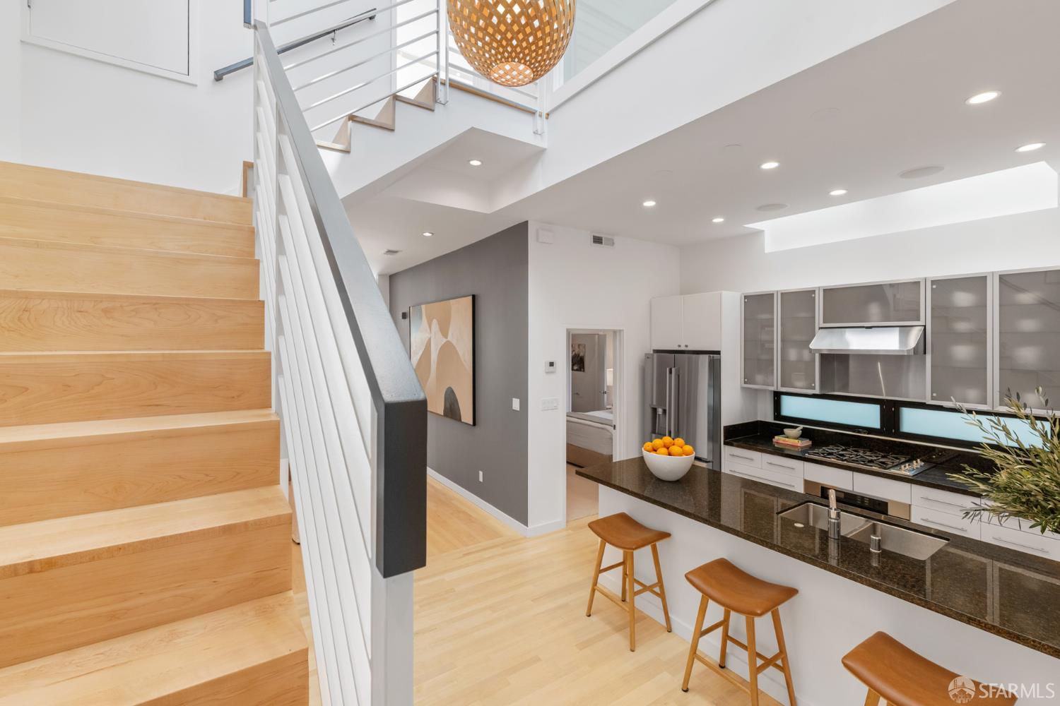 Detail Gallery Image 27 of 41 For 70 Valley St, San Francisco,  CA 94110 - 3 Beds | 2/1 Baths