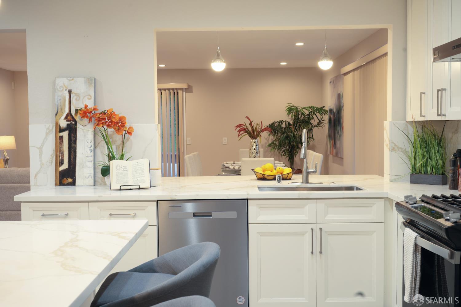 Detail Gallery Image 23 of 49 For 340 Alta Mesa Dr, South San Francisco,  CA 94080 - 4 Beds | 3 Baths